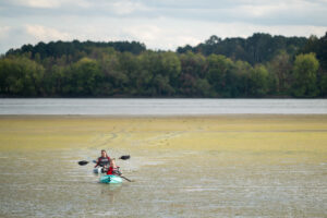 students kayaking with outdoor recreation club